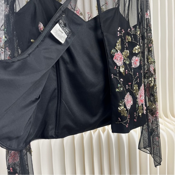 Elegant Formal Floral Embroidered Black Mesh Top with Boning - Picture 10 of 14